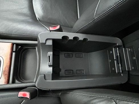 Used 2005 Buick LaCrosse CXS w/ Chrome Appearance Package image 31