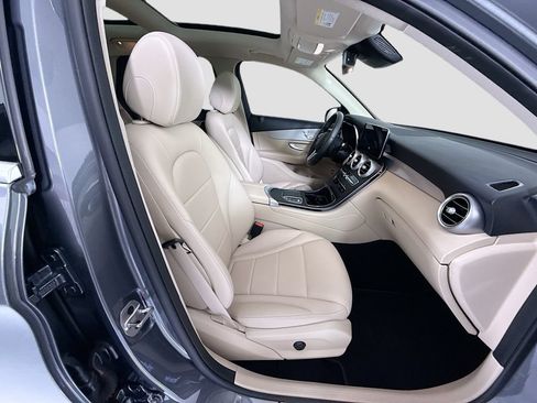 Certified 2022 Mercedes-Benz GLC 300 image 20