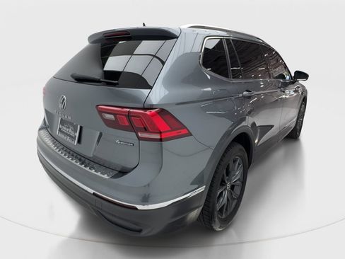 Used 2022 Volkswagen Tiguan SE w/ Panoramic Sunroof Package AWD/4WD image 7