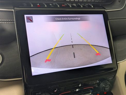 New 2025 Jeep Grand Cherokee Limited image 23