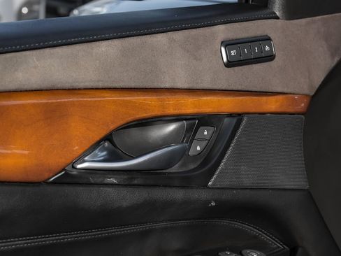 Used 2018 Cadillac Escalade Luxury RWD image 41