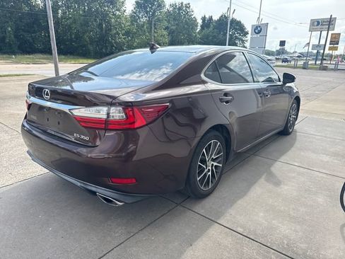 Used 2016 Lexus ES 350 w/ Luxury Package w/Wood Trim FWD image 5