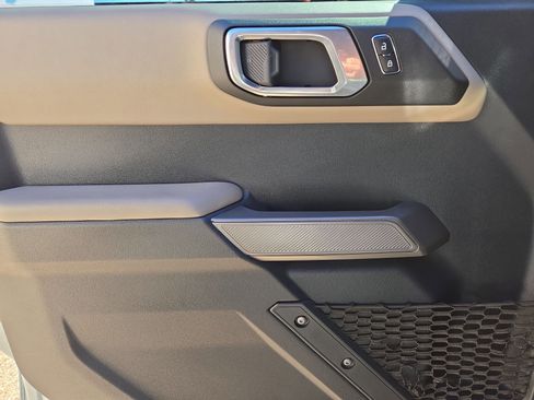 Used 2022 Ford Bronco Wildtrak image 15