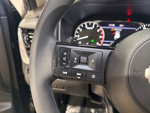 Used 2021 Nissan Rogue SV image 14