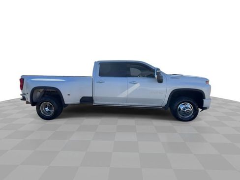 Used 2022 Chevrolet Silverado 3500 High Country w/ Technology Package image 9