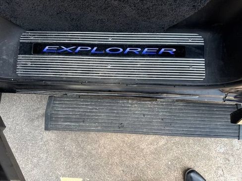 Used 2023 Chevrolet Express 2500 Extended RWD image 26