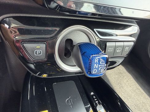 Used 2021 Toyota Prius Prime XLE FWD image 25