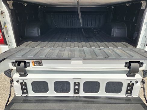 Used 2022 GMC Sierra 1500 AT4 w/ AT4 Premium Package AWD/4WD image 26