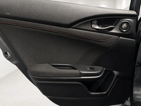 Used 2018 Honda Civic Type R image 16