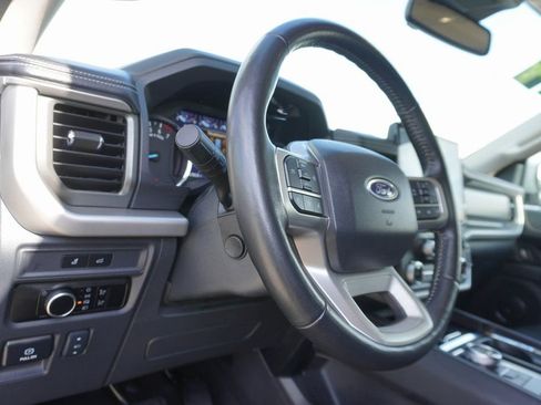 Used 2024 Ford Expedition XLT image 12