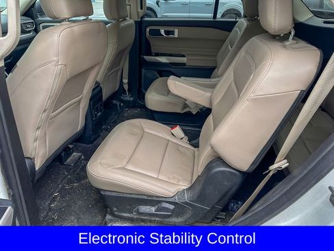 Certified 2023 Ford Explorer XLT w/ Equipment Group 202A AWD/4WD image 8
