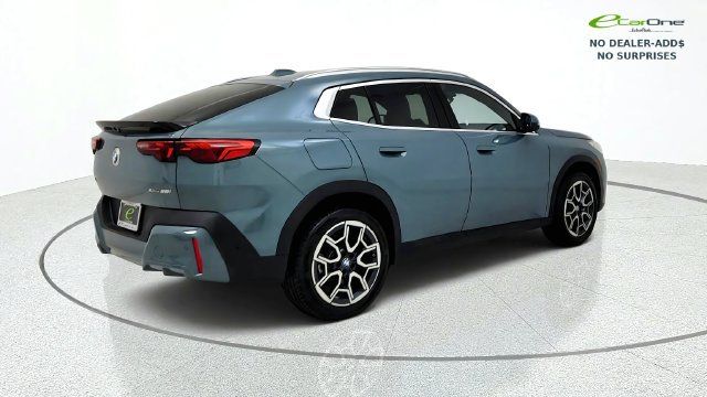 Used 2026 BMW X2 xDrive28i AWD/4WD image 8