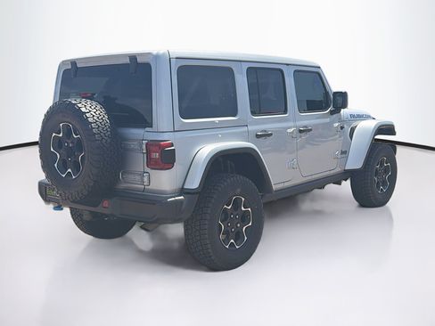 Used 2023 Jeep Wrangler Unlimited Rubicon 4xe w/ Cold Weather Group AWD/4WD image 9