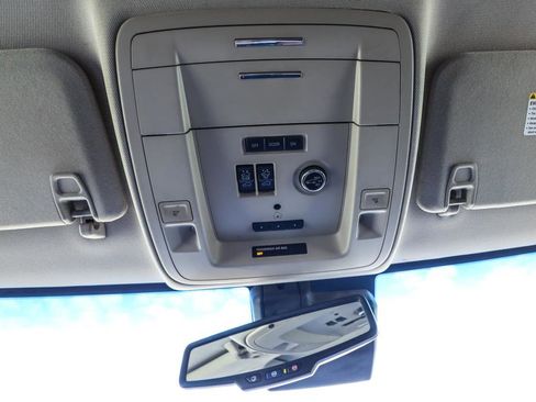 Used 2020 Chevrolet Suburban Premier image 43