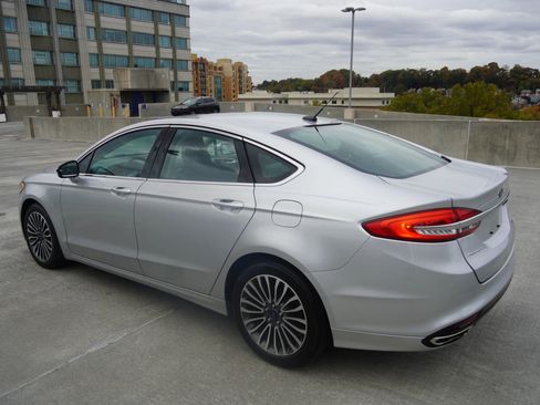 Used 2017 Ford Fusion SE image 28