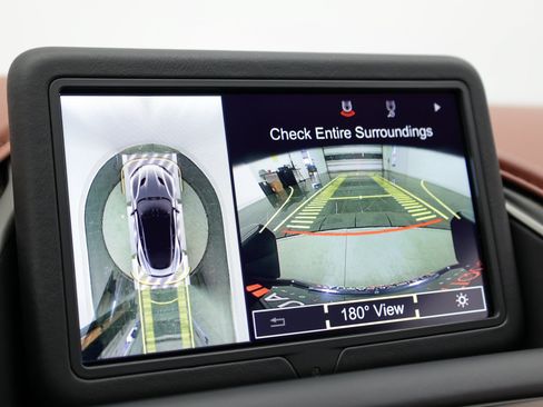 Used 2019 Aston Martin DBS Superleggera RWD image 39