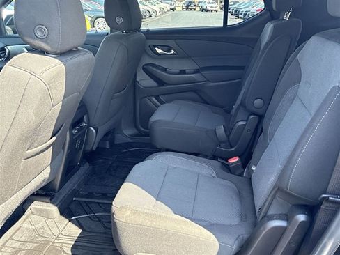 Used 2023 Chevrolet Traverse LT image 23