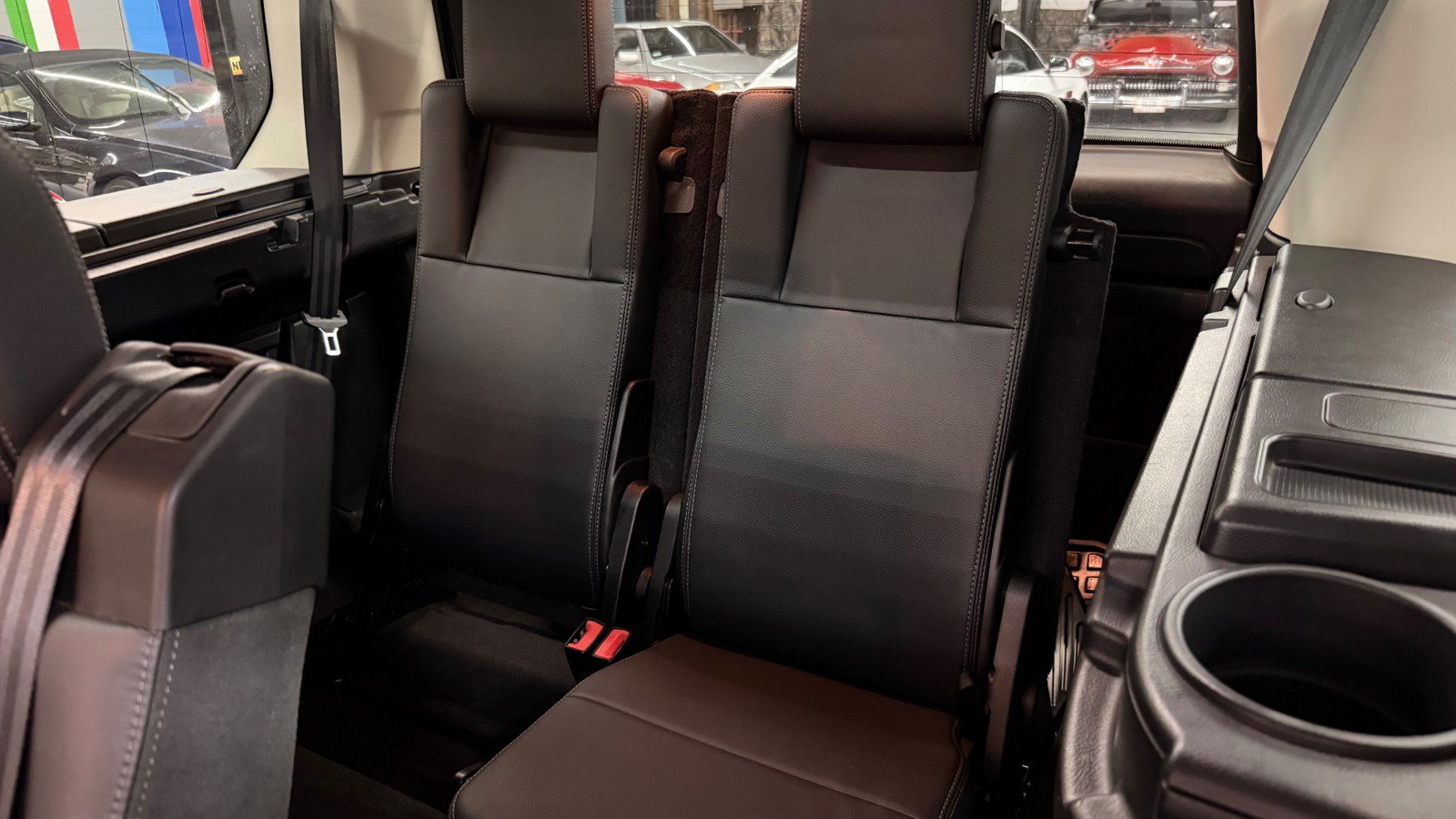Used 2016 Land Rover LR4 HSE AWD/4WD image 29