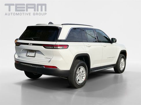 New 2025 Jeep Grand Cherokee Laredo image 7