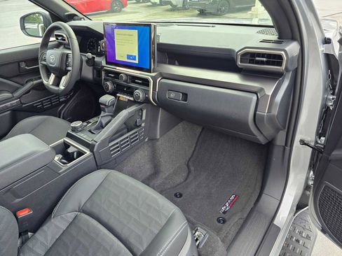 Certified 2025 Toyota 4Runner TRD Off-Road Premium image 12