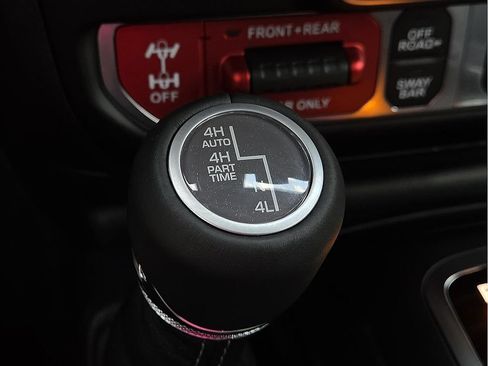 Used 2025 Jeep Wrangler Unlimited Rubicon 392 AWD/4WD image 30