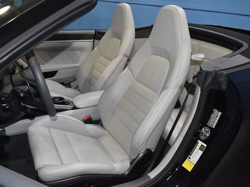 Certified 2021 Porsche 911 Turbo image 6