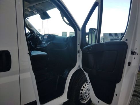 Used 2025 RAM ProMaster 2500 w/ Convenience Group FWD image 10