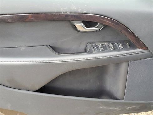 Used 2016 Volvo XC70 T5 Premier w/ Proximity Package image 14