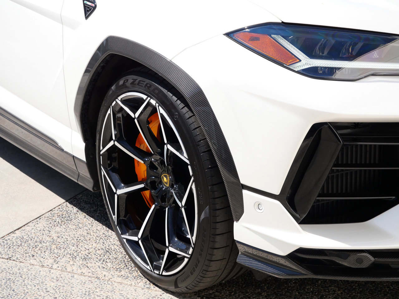 Used 2024 Lamborghini Urus Performante AWD/4WD image 18