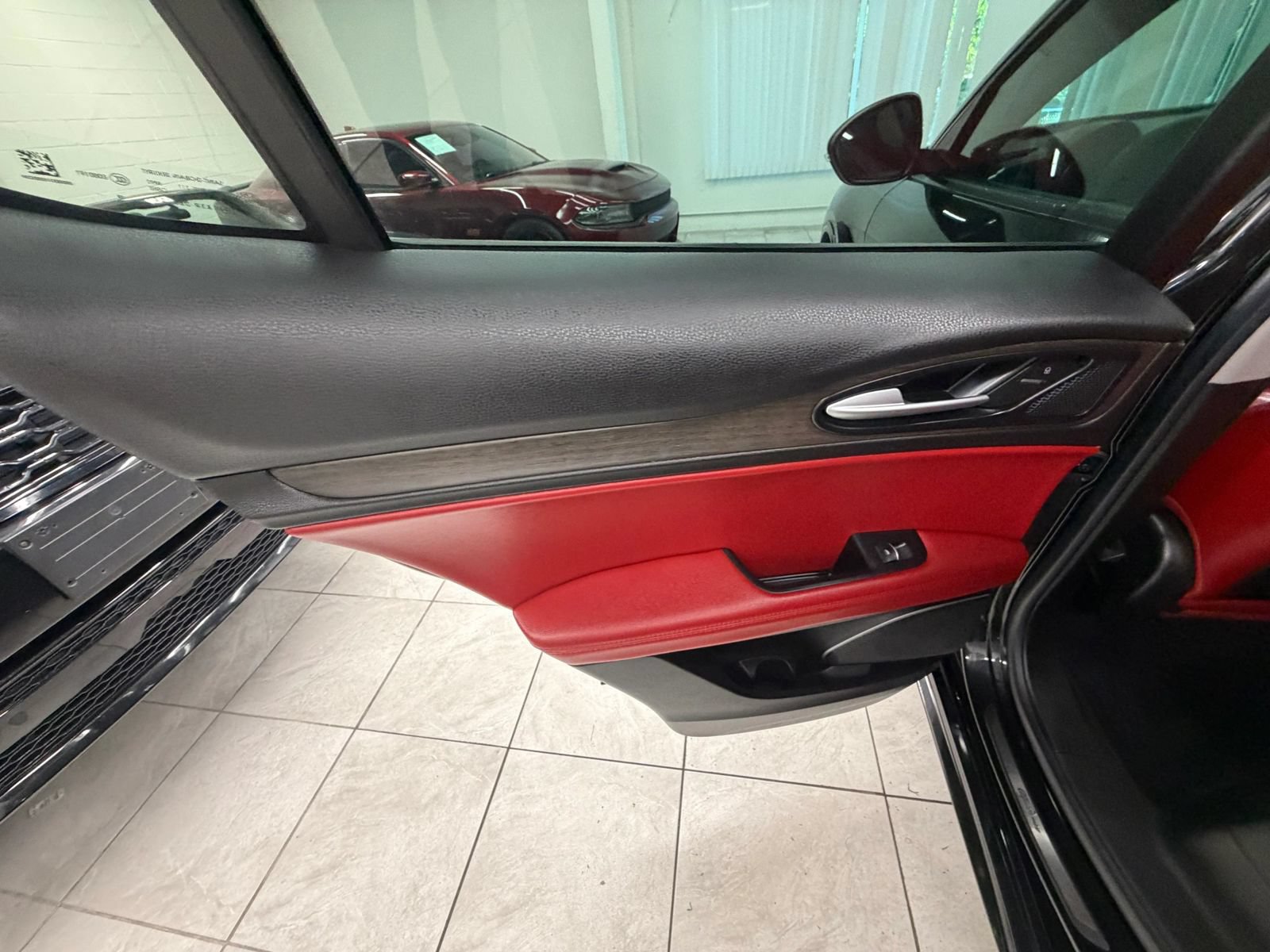 Used 2020 Alfa Romeo Stelvio Ti AWD/4WD image 15