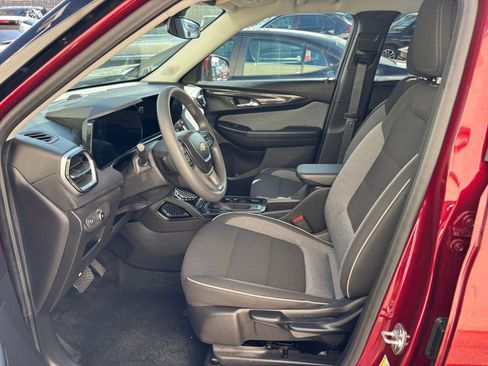 Used 2025 Chevrolet TrailBlazer LT image 27