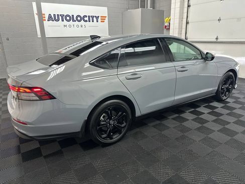 Used 2025 Honda Accord SE image 11