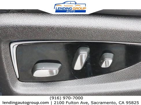 Used 2016 Cadillac Escalade ESV 4WD image 21