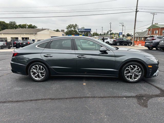 Used 2022 Hyundai Sonata SEL w/ Convenience Package FWD image 9