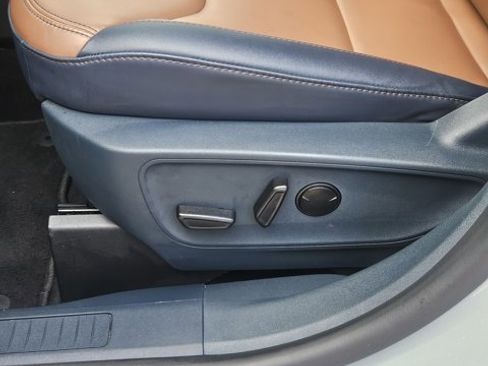 Used 2024 Ford Maverick Lariat image 12