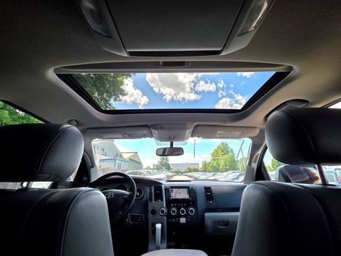 Used 2011 Toyota Sequoia Limited AWD/4WD image 60