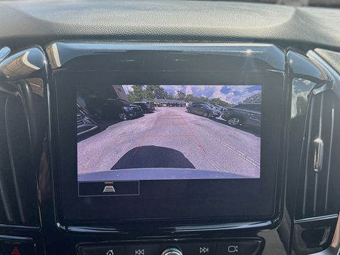 Used 2022 Chevrolet Traverse LT FWD image 11