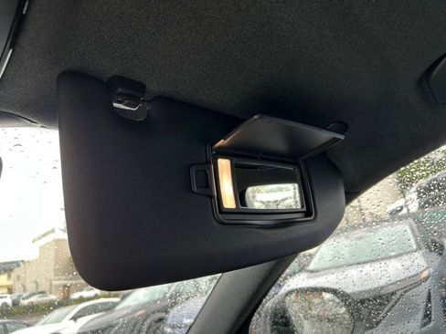 Used 2023 Volvo XC40 Recharge Plus image 15