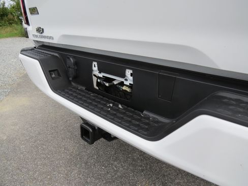 Used 2024 Chevrolet Colorado LT w/ LT Convenience Package II image 13