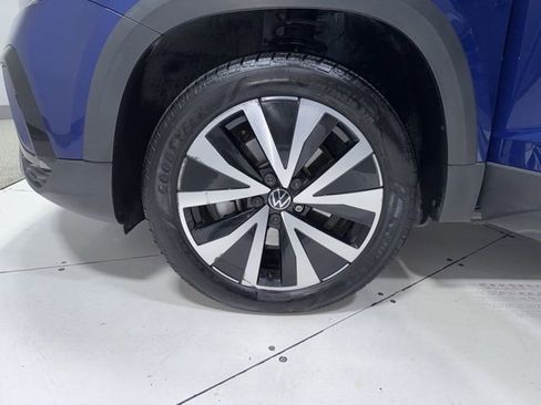 Used 2022 Volkswagen Taos SE image 7
