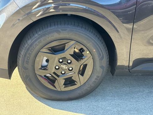 New 2026 Kia Carnival LXS image 4