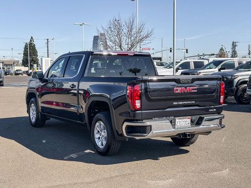 Used 2024 GMC Sierra 1500 SLE image 2