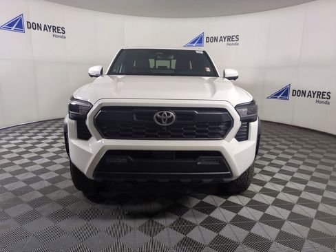 Used 2024 Toyota Tacoma TRD Off-Road w/ TRD Off Road Premium Package AWD/4WD image 11