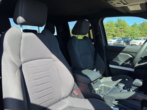 Used 2024 Toyota Tacoma TRD Off-Road image 10