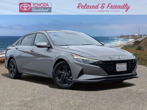 Used 2022 Hyundai Elantra SEL w/ Preferred Accessory Package FWD image 1