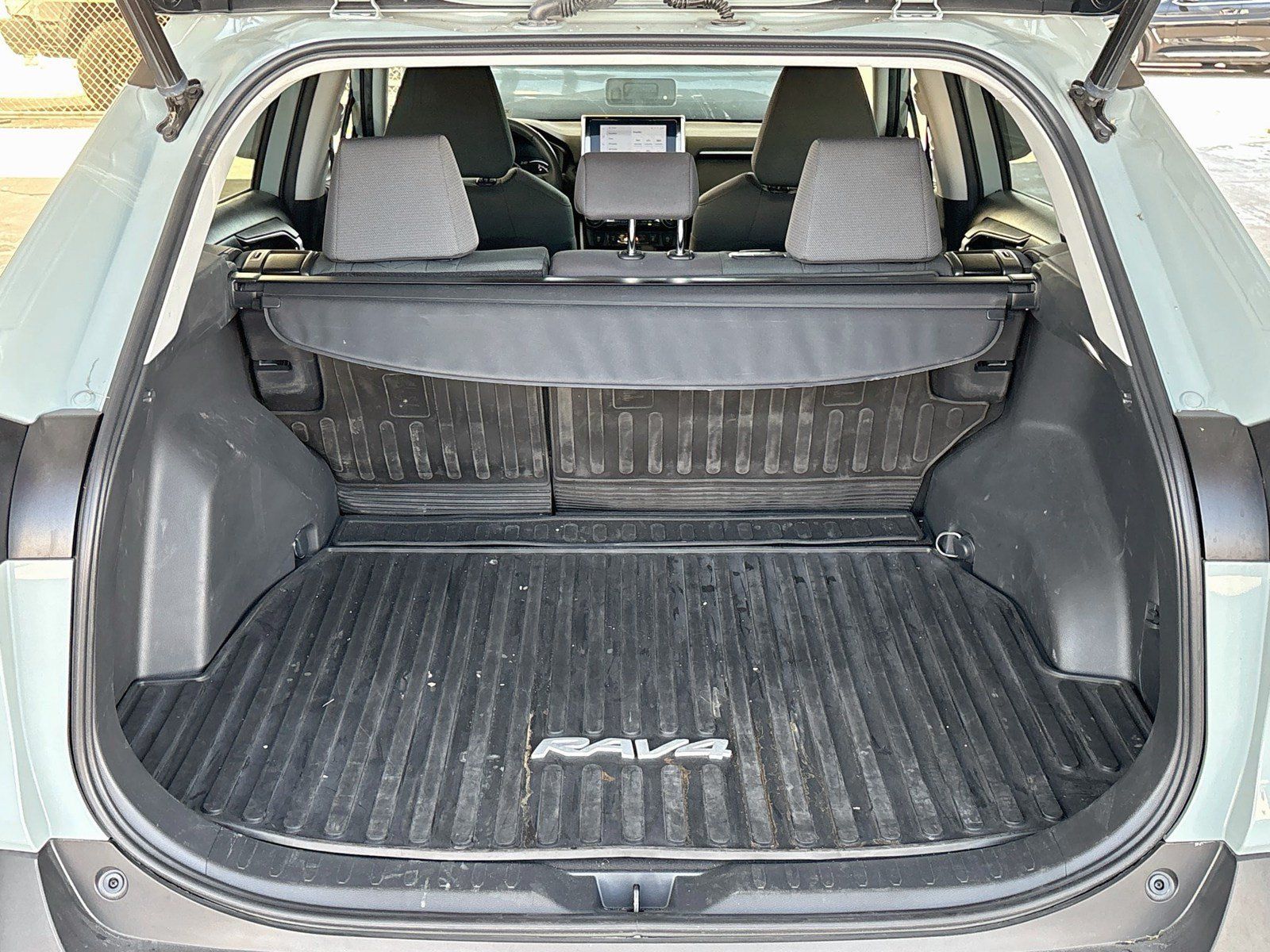 Used 2023 Toyota RAV4 XLE w/ Convenience Package FWD image 18