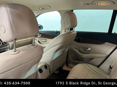 Certified 2022 Mercedes-Benz GLC 300 4MATIC w/ Premium Package Lite image 19