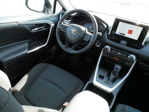 Certified 2025 Toyota RAV4 XLE AWD/4WD image 9