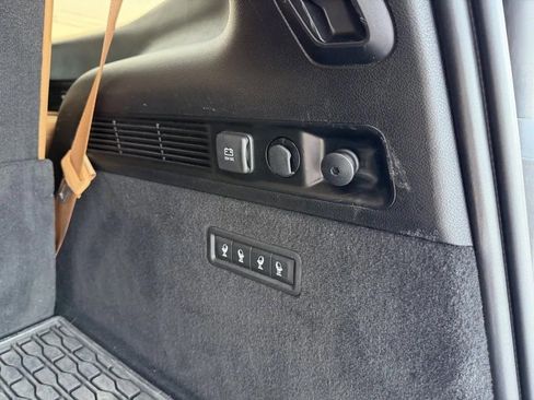 Used 2022 Jeep Grand Wagoneer Series III w/ Rear Seat Video Group 1 image 38