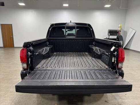 Used 2019 Toyota Tacoma SR w/ SR Convenience Package image 11